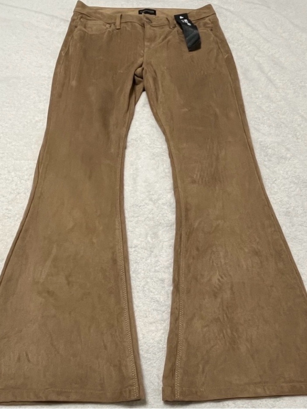 NWT Express Bell Flare Faux Suede Pants Camel Size 8R Western
Boho Y2K - Picture 2 of 13